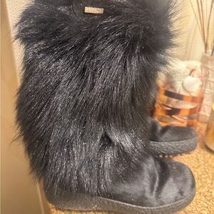Oscar Real Black Fur Boots size 8 Ski Boots Italy Wool/Fur Excellent condtion